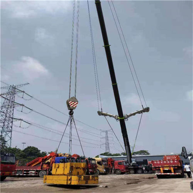 莺歌海镇风电设备吊装